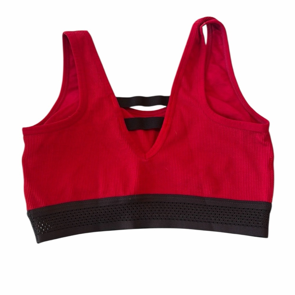 NWOT Women's Spalding sports bra - Picture 2 of 3